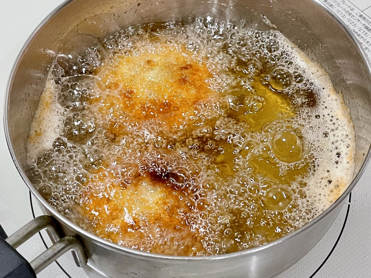 豚ひき肉で作る野菜たっぷりの味付きメンチカツ