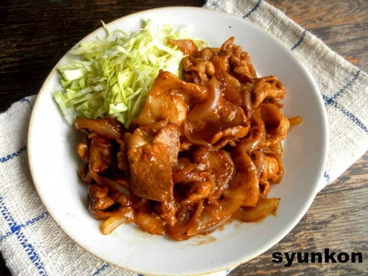 山本ゆりさん トンテキ風豚こま炒め