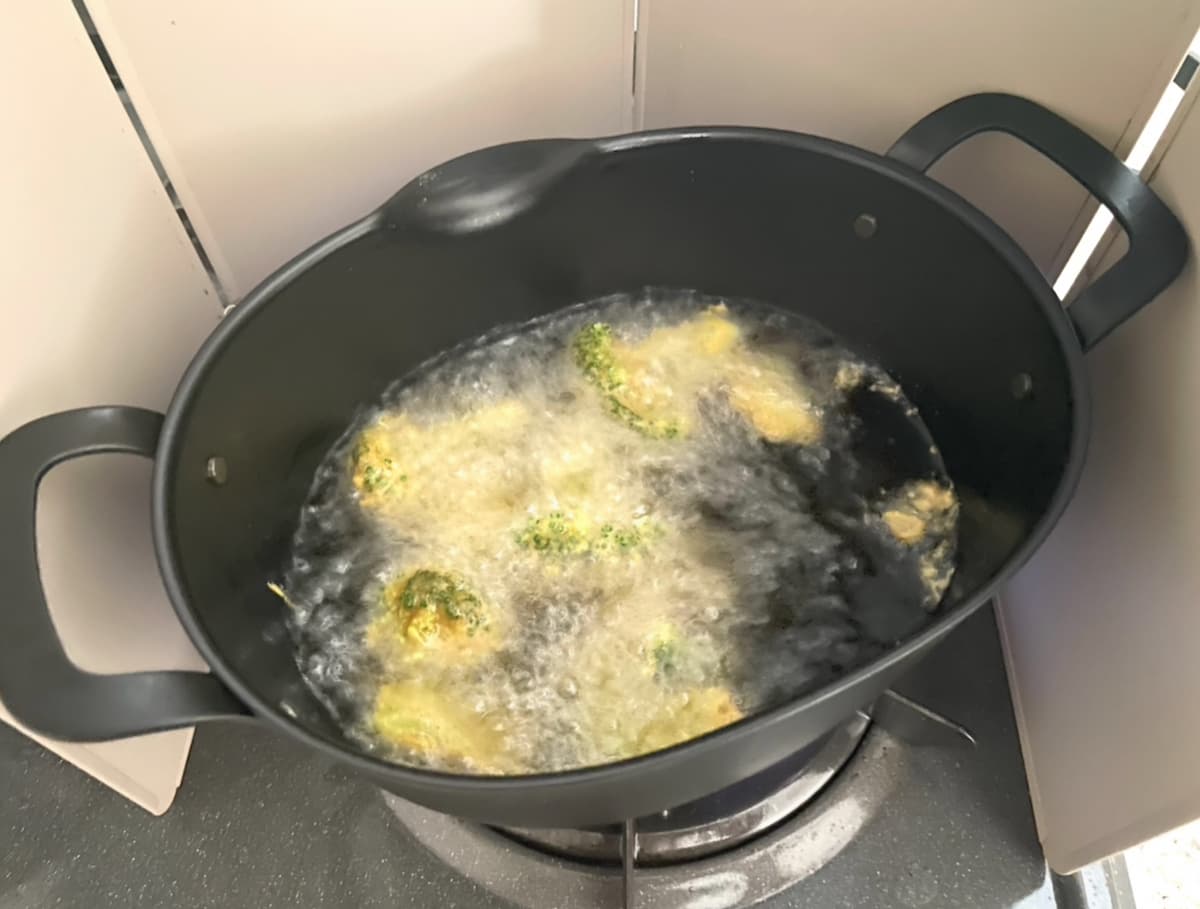 ブロッコリーのカレー天ぷら