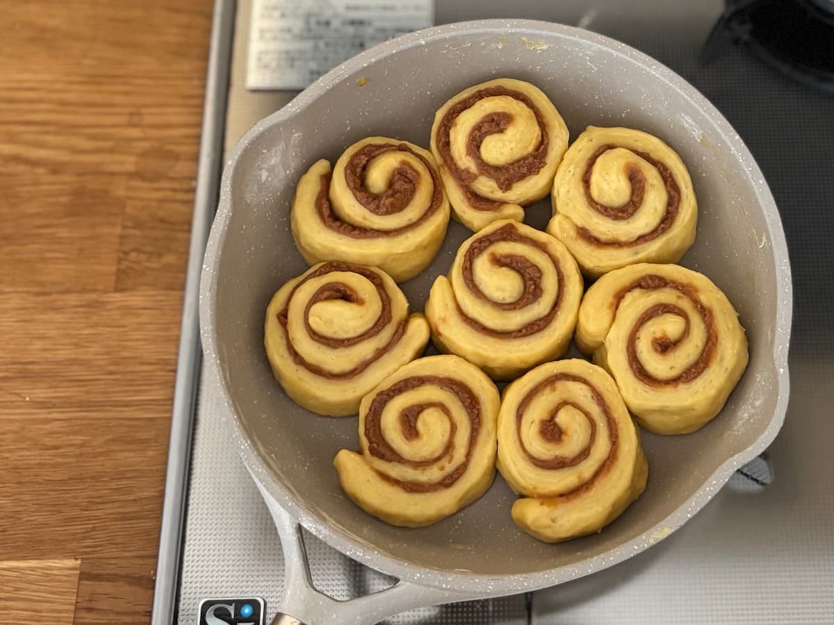 シナモンロール フライパン パン作り 簡単パンレシピ
