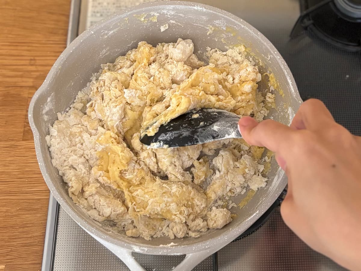 シナモンロール フライパン パン作り 簡単パンレシピ