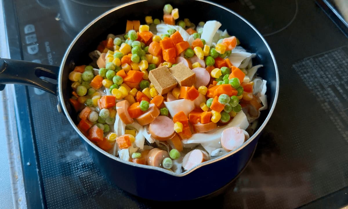 「カラフルおかずのコンソメスープ」レシピ