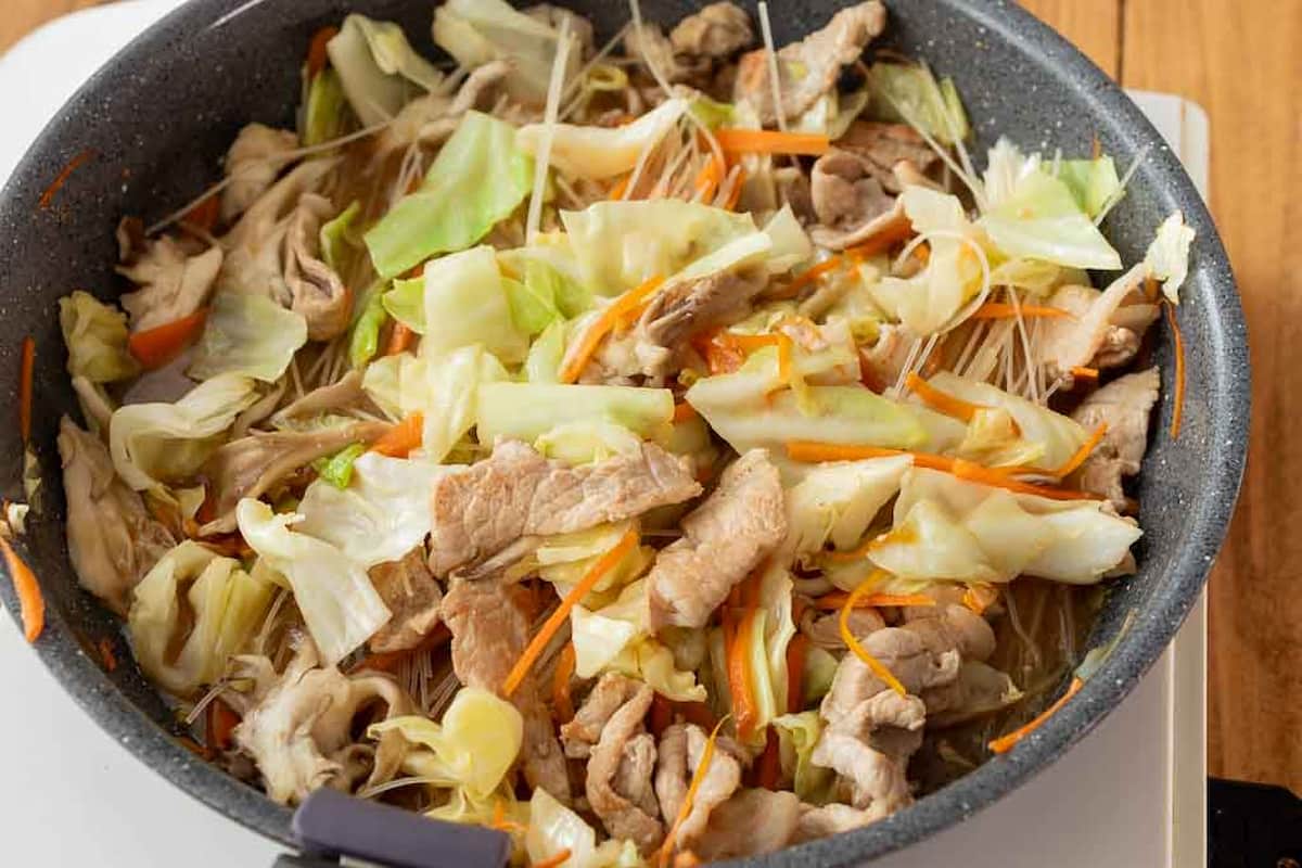 「豚肉ときのこのこっくりみそビーフン」レシピ