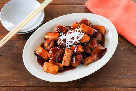 ご飯がすすむ！フライパンひとつで作れる「豚こま団子と長芋の黒酢あん」