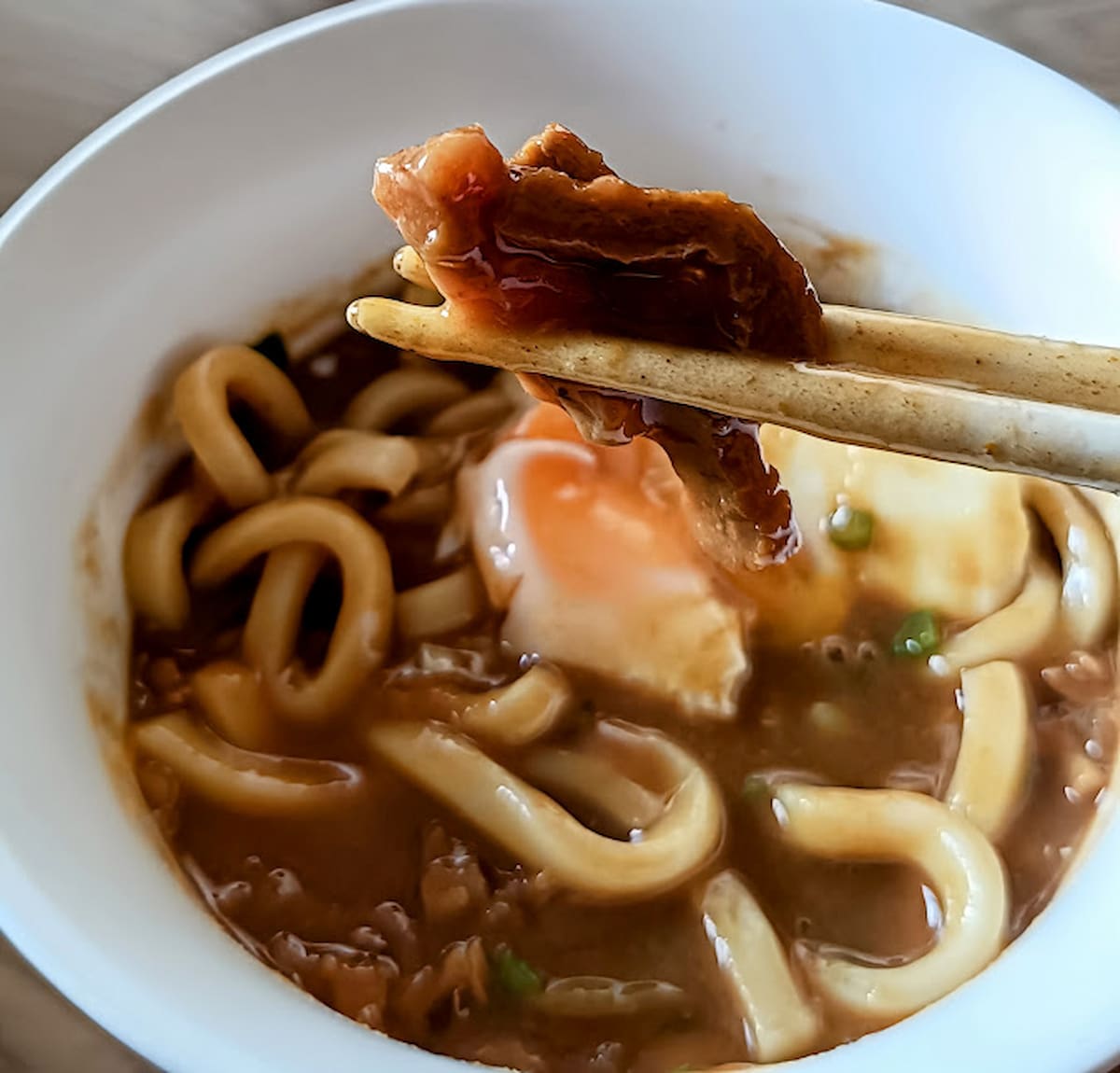 リピ確定!無印良品「麺にかける 牛すじカレースープ」がとろとろスープで絶品♪