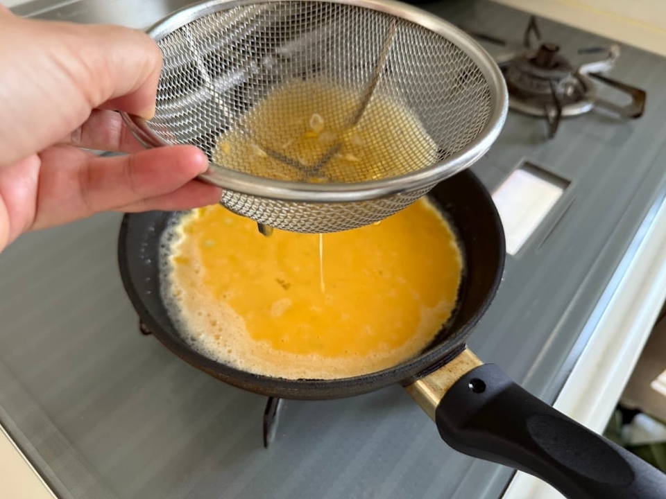 ざるでこしながら