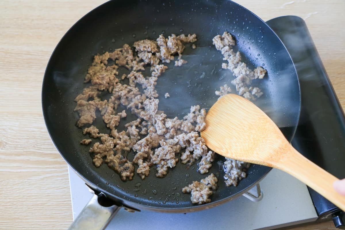 小松菜と厚揚げの味噌そぼろ炒め