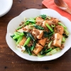 ご飯に合う！「小松菜と厚揚げのみそそぼろ炒め」の作り方