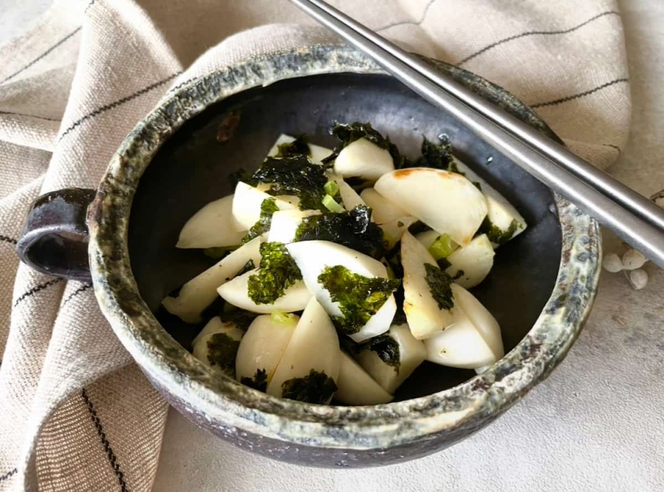 かぶの甘みを堪能！「焼きかぶのナムル」のレシピ