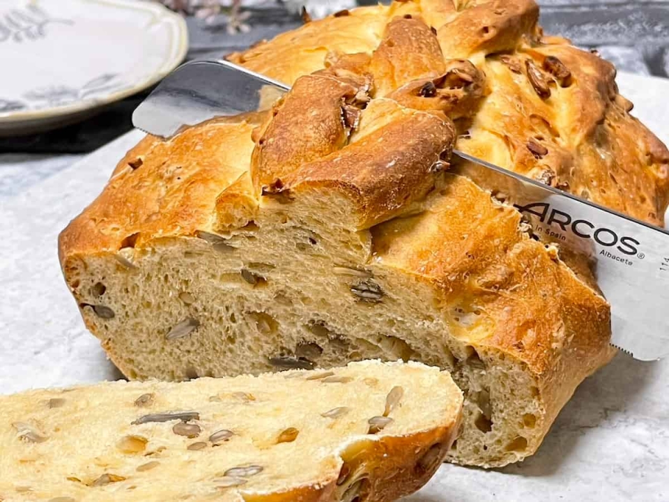 三つ編みでかわいらしく♪ホームベーカリーで簡単「黒糖食パン」レシピ