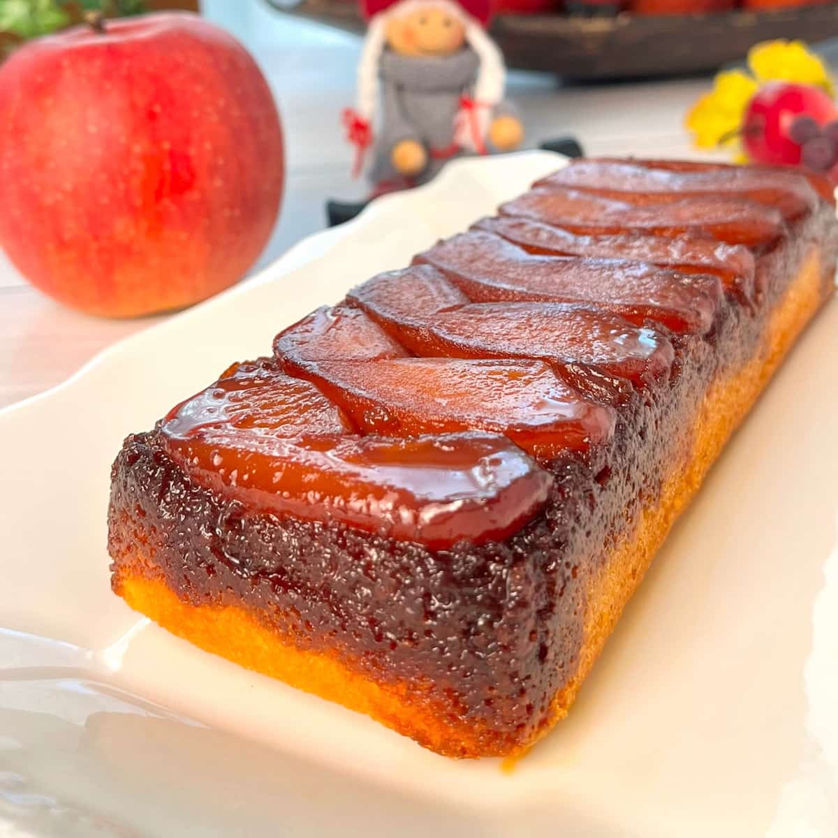 旬のりんごで簡単で絶品 「タルトタタンみたいなケーキ」レシピ