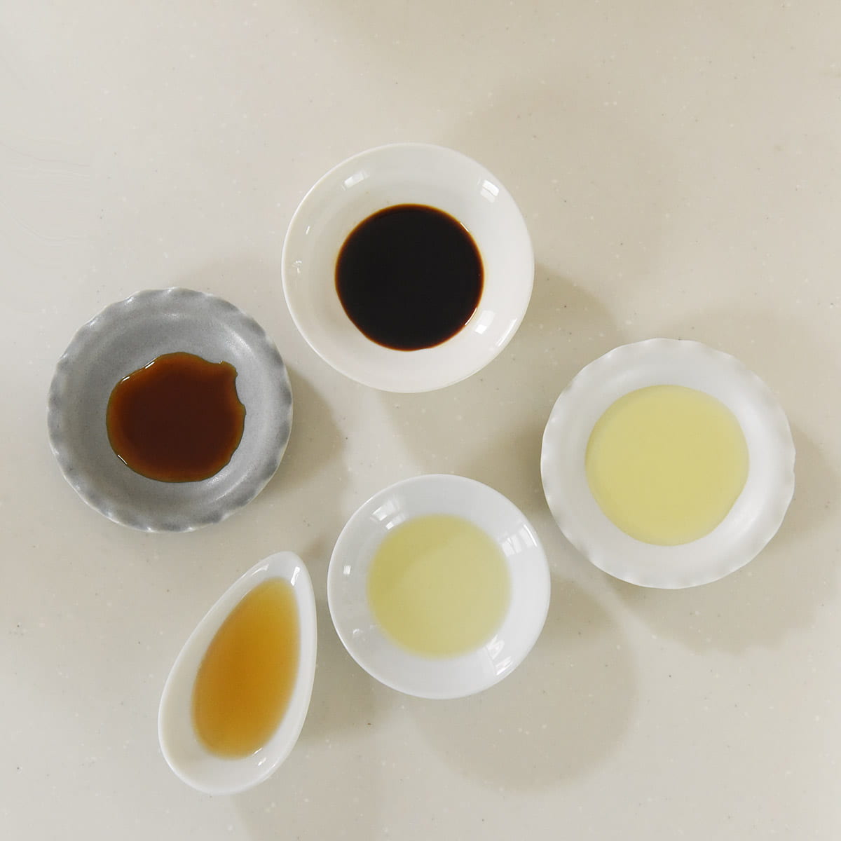 「油量少なめ」食生活を叶える、片手でシュッ！別注カラーのオイルスプレー