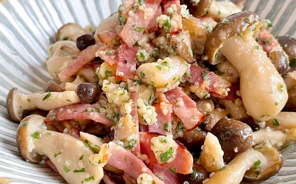 「ぶなしめじとベーコンのペペロン」レシピ