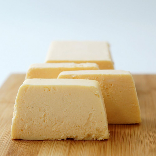 3時間かけて焼き上げた濃厚NYチーズケーキ（グルテンフリー）