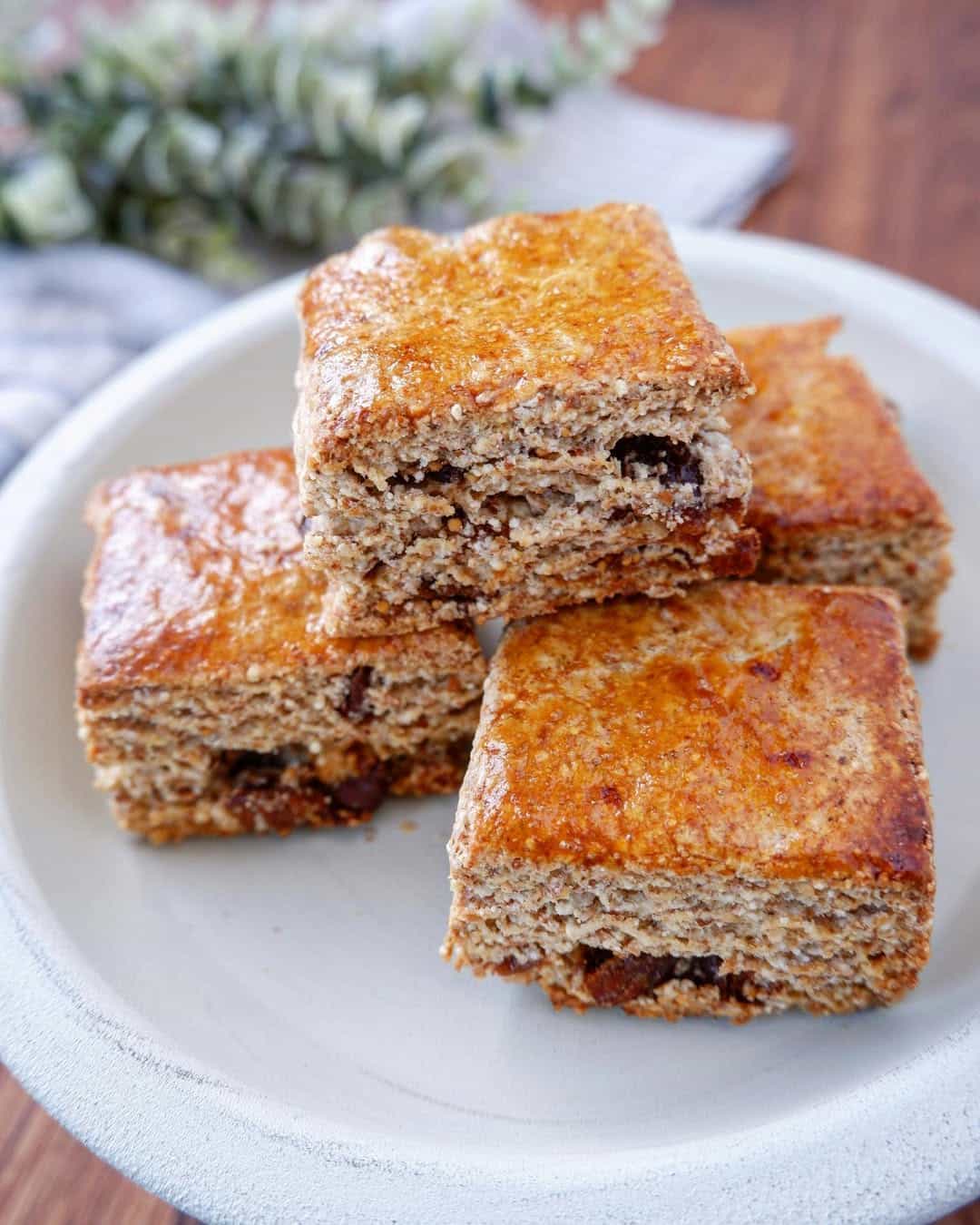 ザクザク食感がたまらない!お菓子研究家Yuriさんの「全粒粉スコーン」4選【バター不使用】