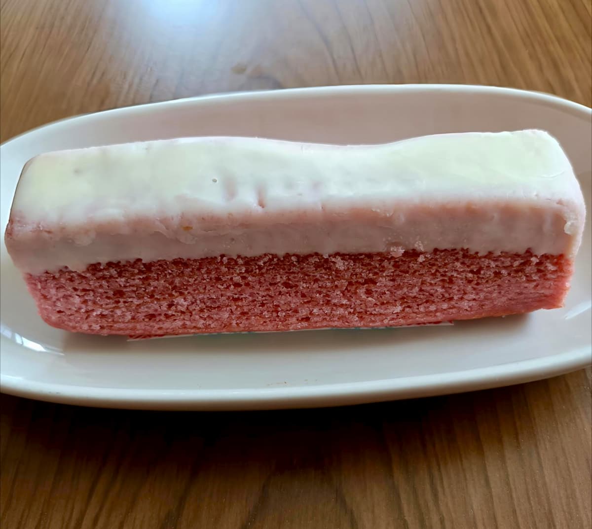 無印良品「不揃いバウムホワイトチョコがけいちご」