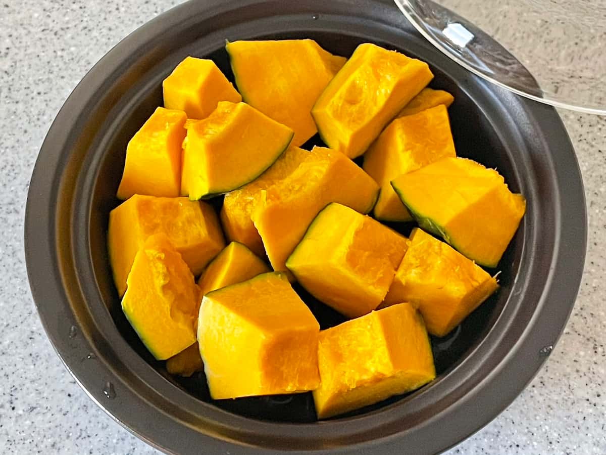 パンプキンクリームチーズの豆乳ヨーグルトパン