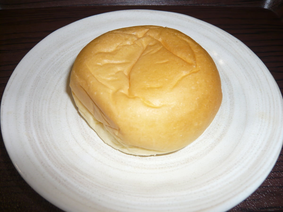 冷やして食べるとろけるくりーむパン　ミルクティー