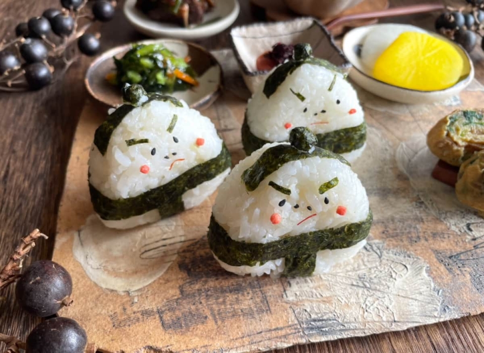 海苔のまわし＆まげで変身！どすこい「力士おにぎり」の作り方