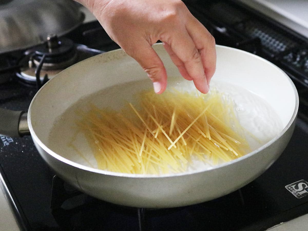 温野菜だけじゃない!焼きそば・パスタからチャプチェまで。蒸し器で簡単「絶品麺」レシピをご紹介