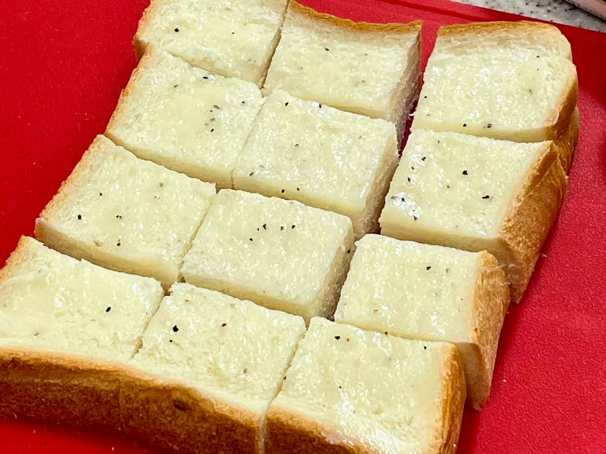 クワトロフォルマッジ風ハニートーストバニラアイスのせ