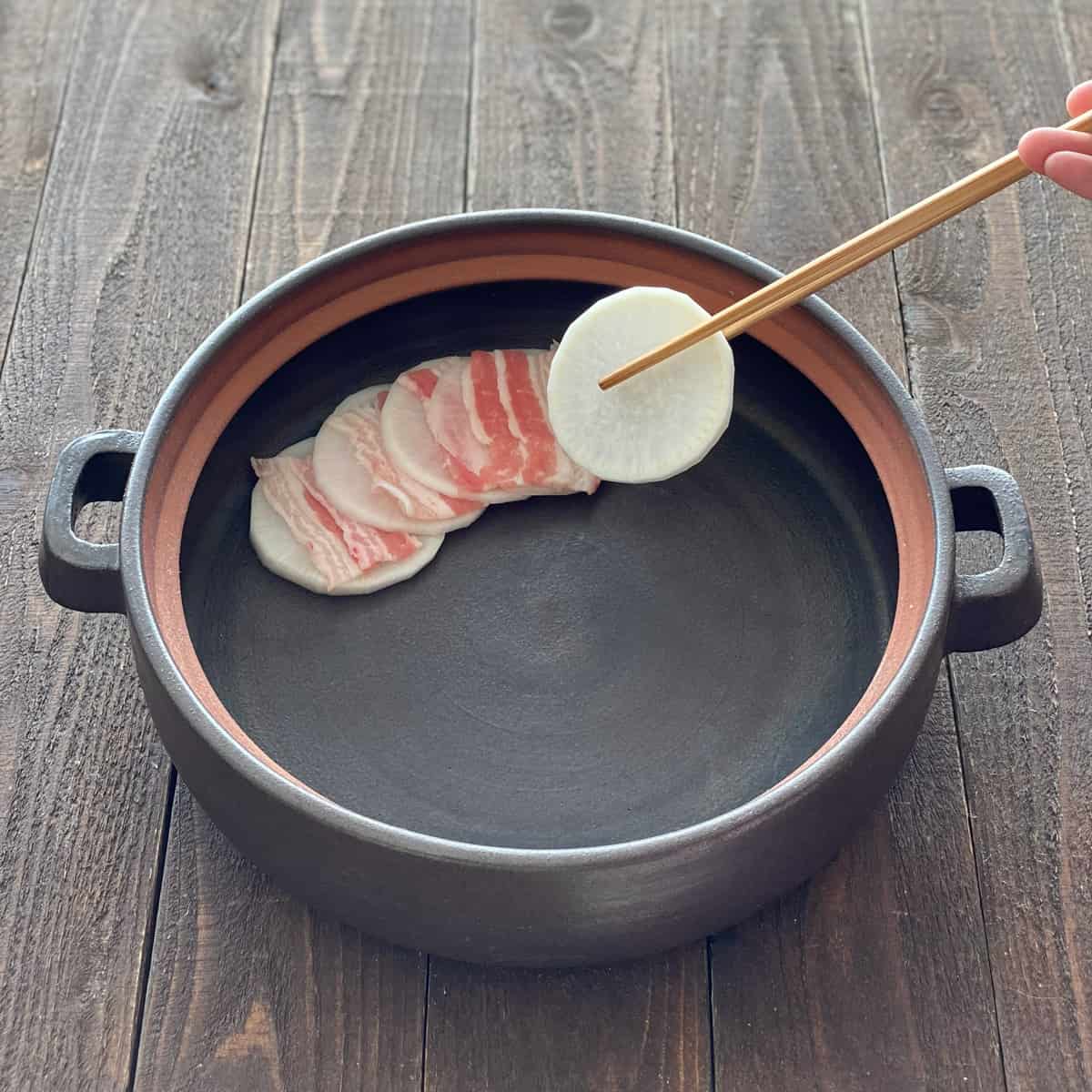 豚バラ大根のミルフィーユ鍋工程1