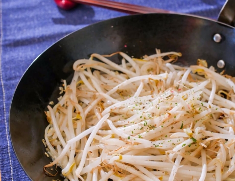 無限に食べられそう！抱えて食べたい「もやし×バター」おかず
