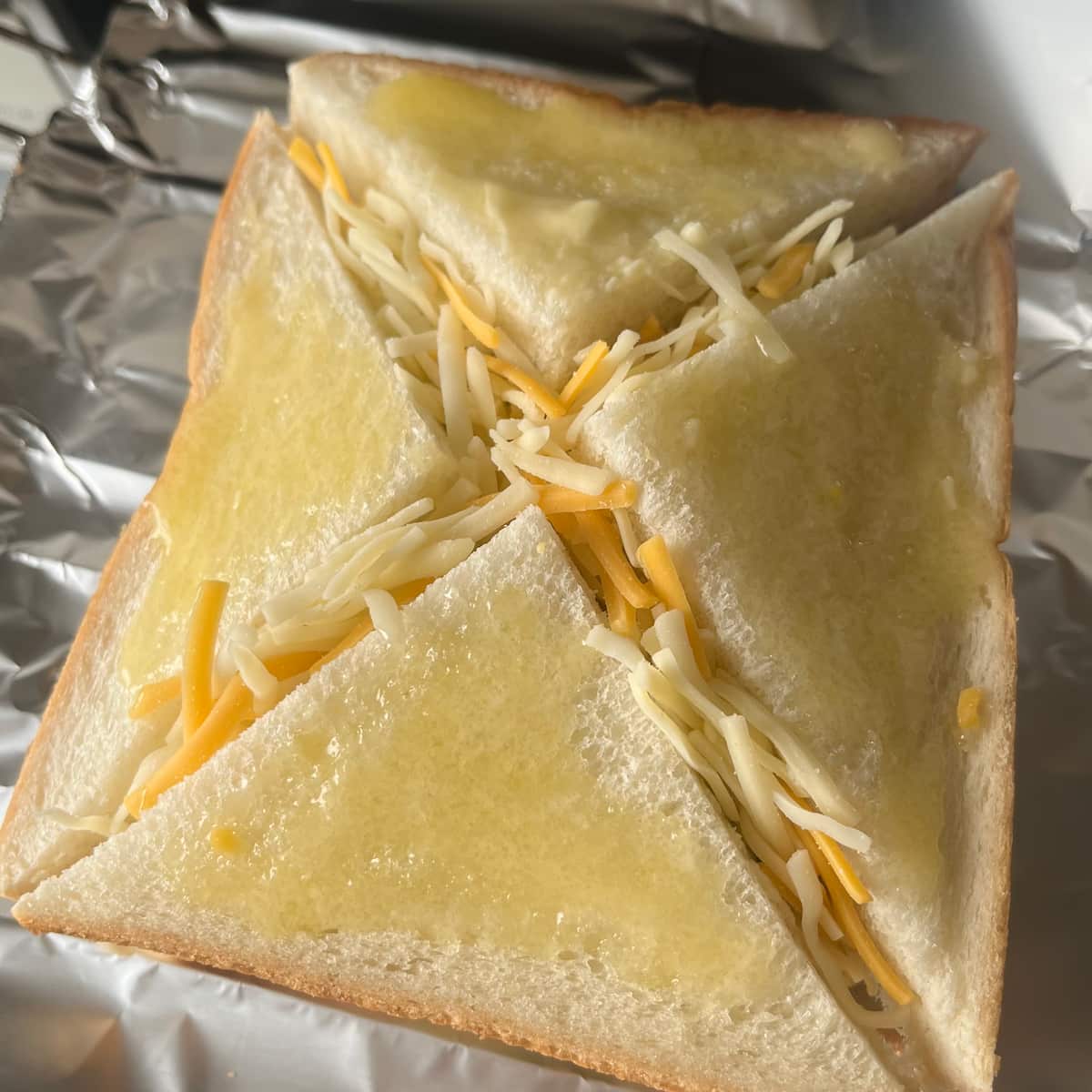 カリカリやみつきアボカドWチーズサンド