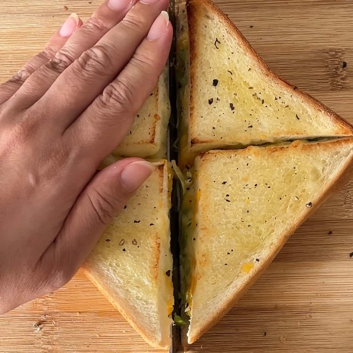 カリカリやみつきアボカドWチーズサンド