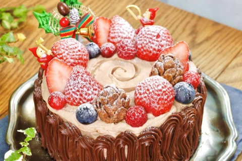 市販のスポンジで簡単！「焼かないブッシュドノエル」の作り方