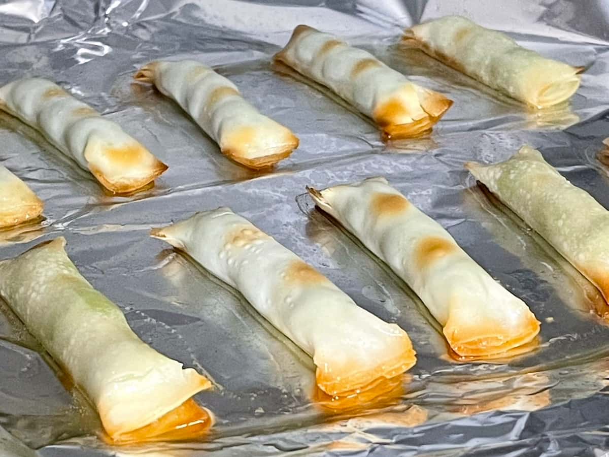 枝豆のワンタン皮巻き スイチリソース添え