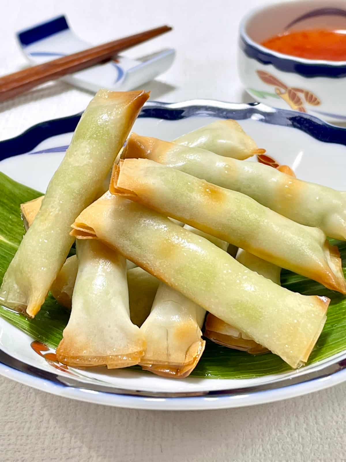 枝豆のワンタン皮巻き スイチリソース添え