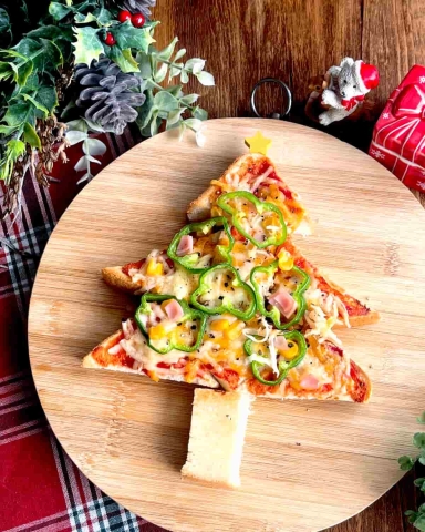 食パン1枚で作れる♪「クリスマスツリーのピザトースト」がかわいい！