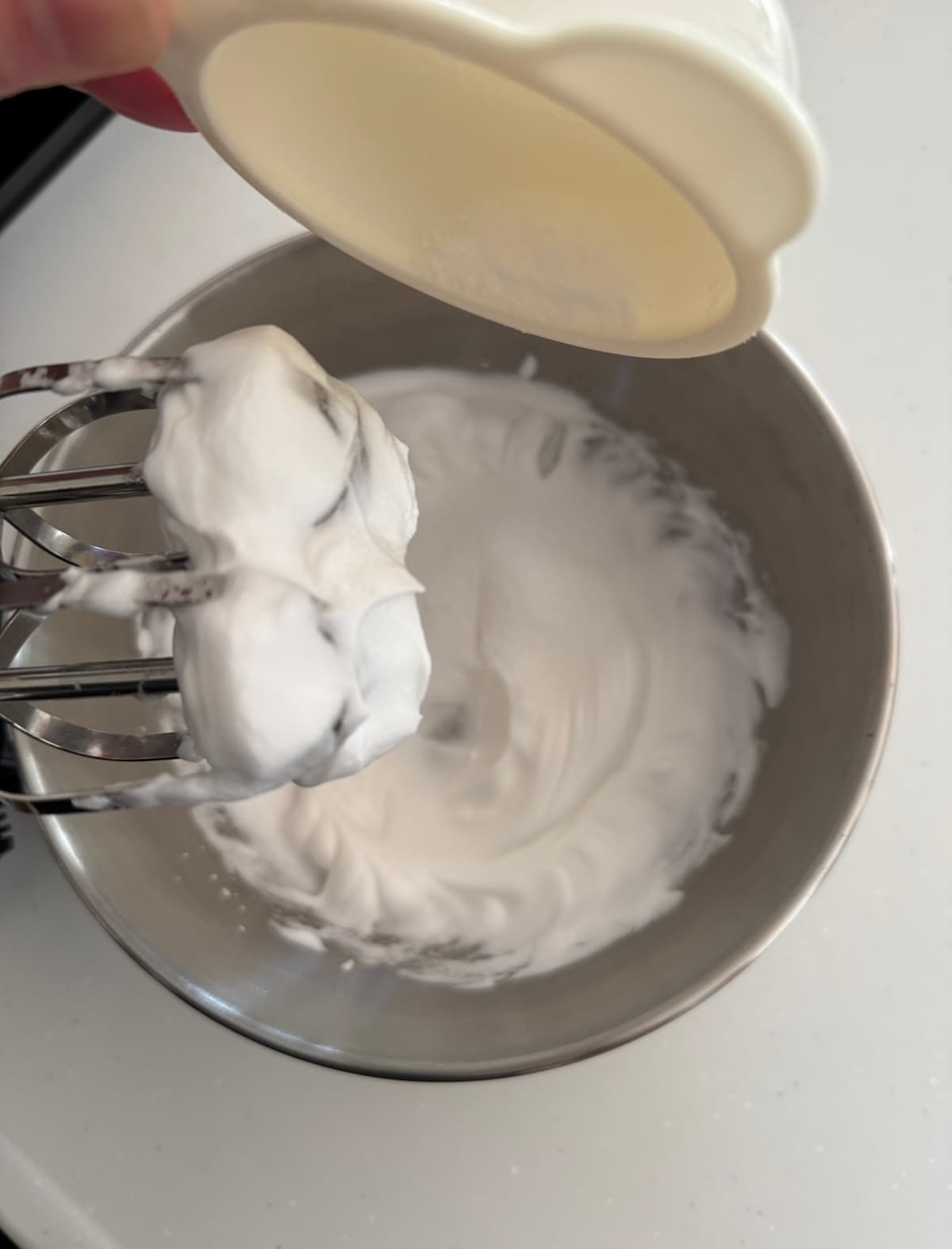 卵ひとつ分で作るロールケーキ