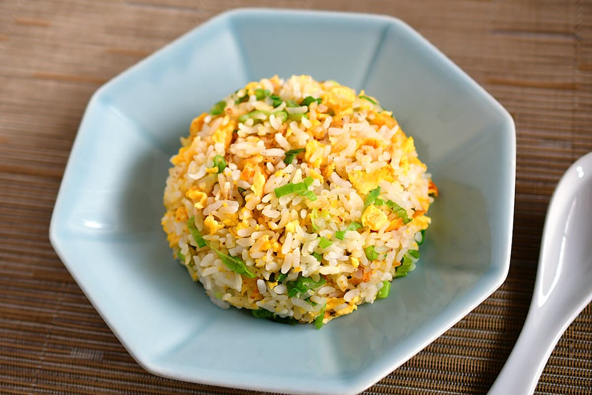 冷凍した長ねぎの青い部分を使ったチャーハン