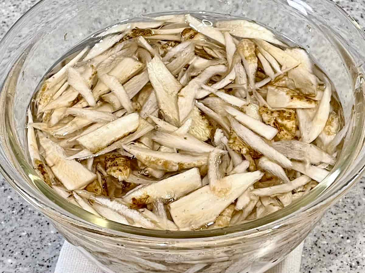 牛肉入り彩りきんぴらごぼう