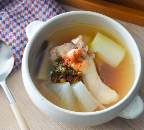 じっくり煮込んでとろあま～♪「下仁田ねぎの手羽スープ」レシピ