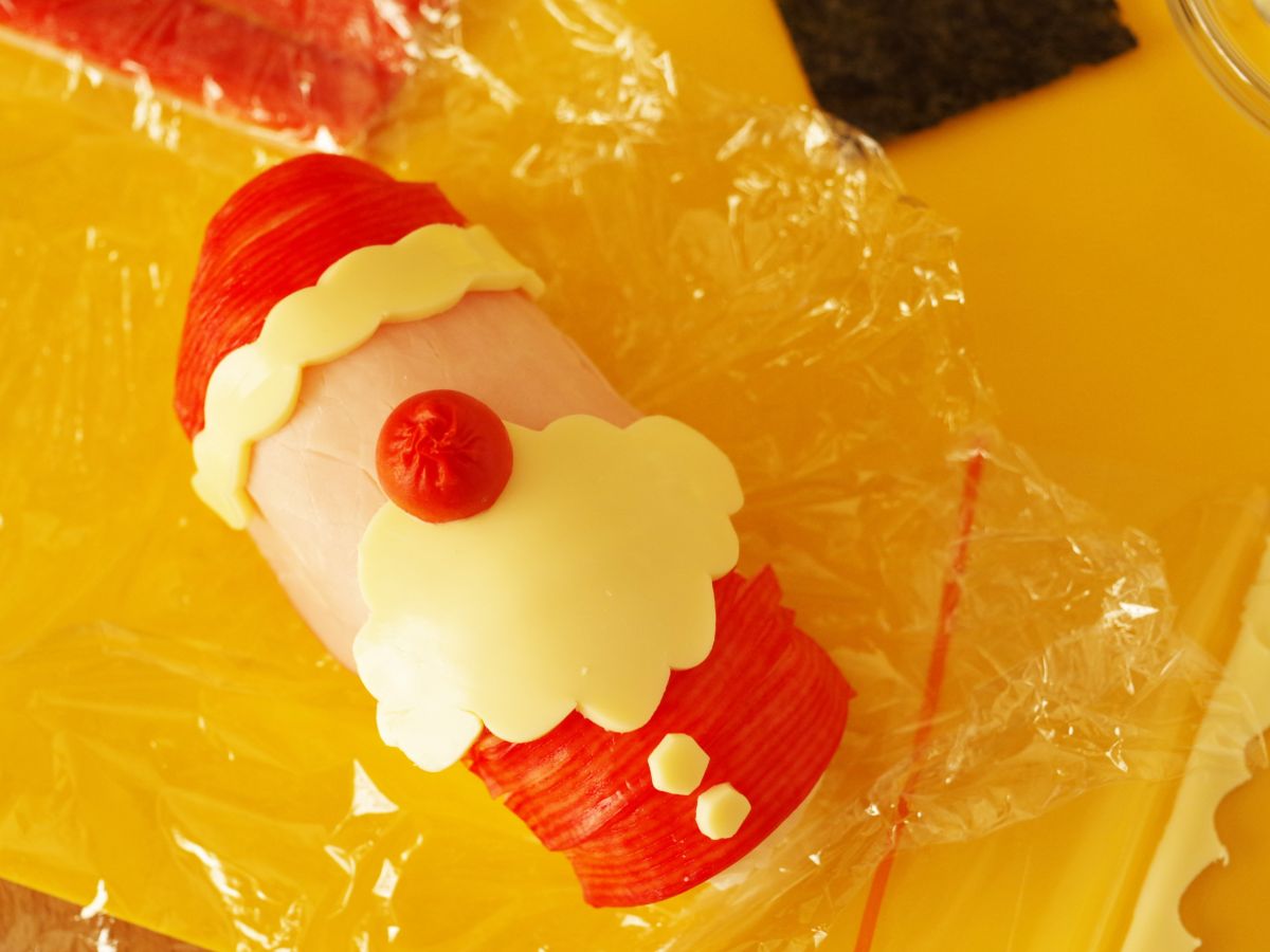 「サンタクロースのスティックおにぎり」レシピ03