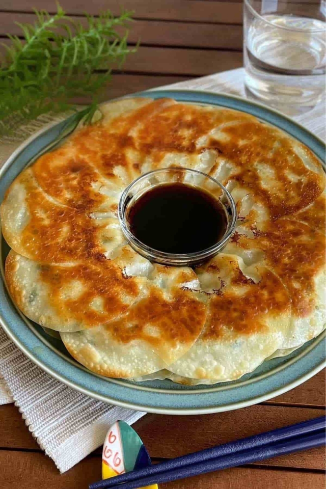 もうふつうの餃子には戻れない!「包まない餃子」が時短でおいしい♪