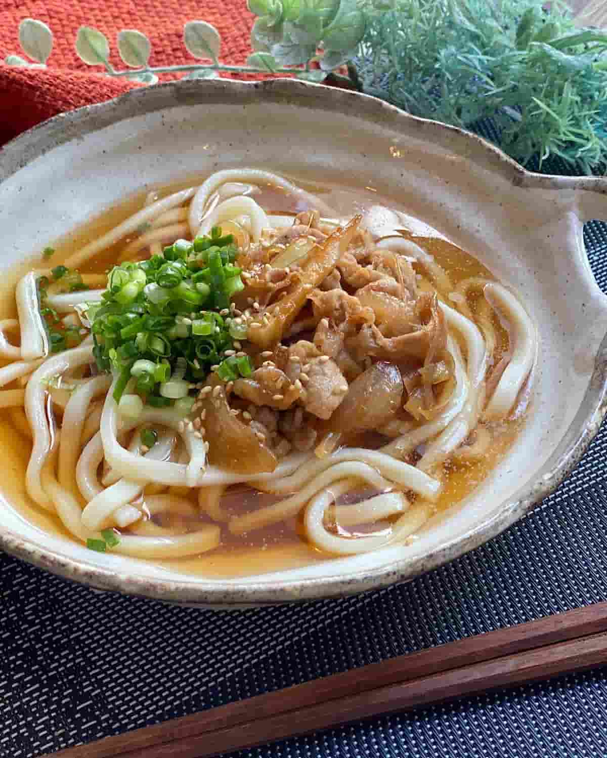 鍋1つで作れて簡単！山本菜月さんの「あったかうどん」レシピ