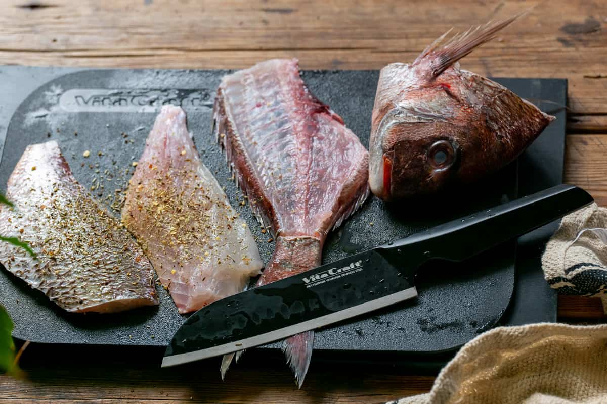 ビタクラフトのソリッドナイフブラック(三徳ナイフ)04