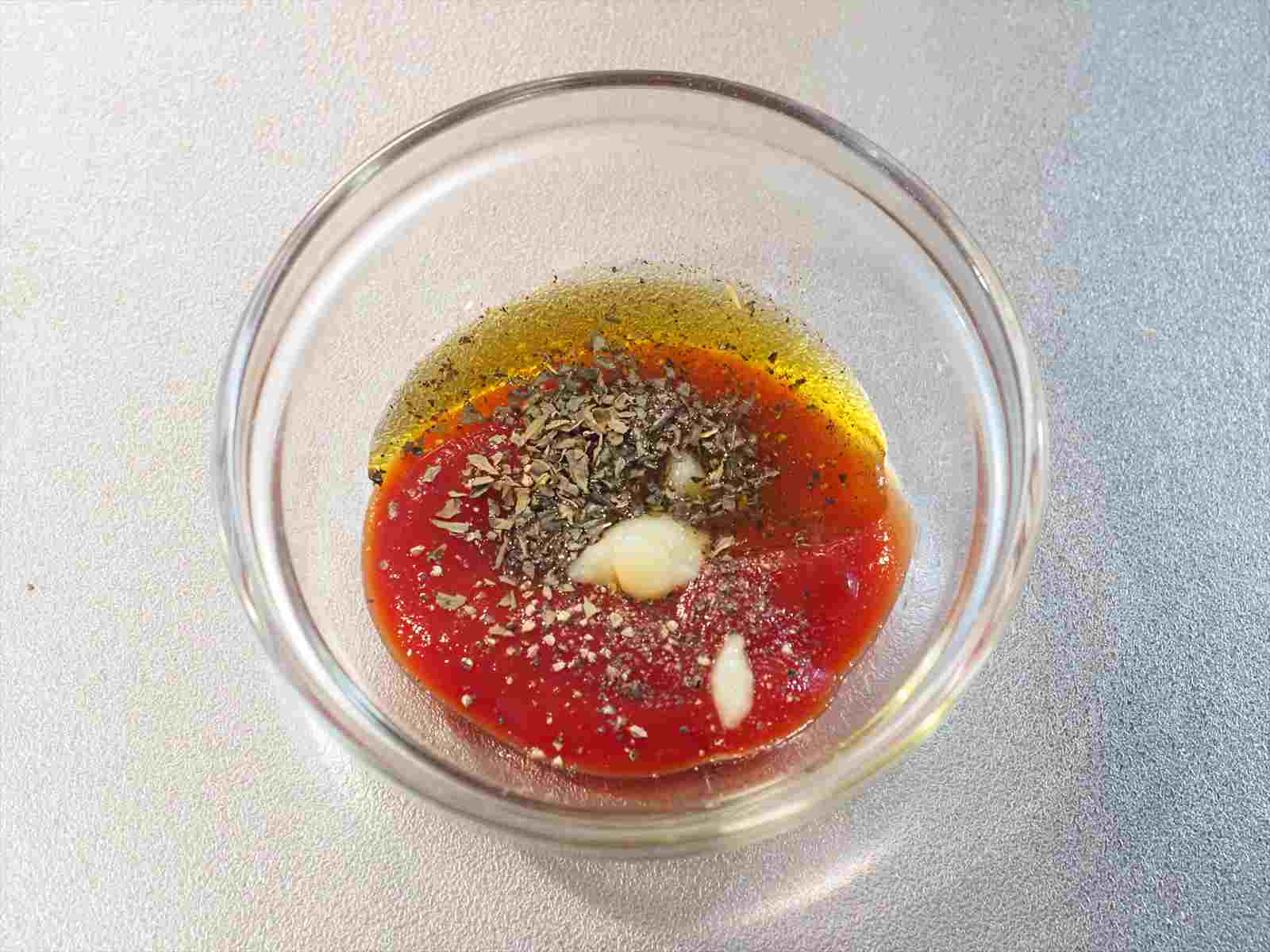 鶏むね肉のピザ風フライパン焼き