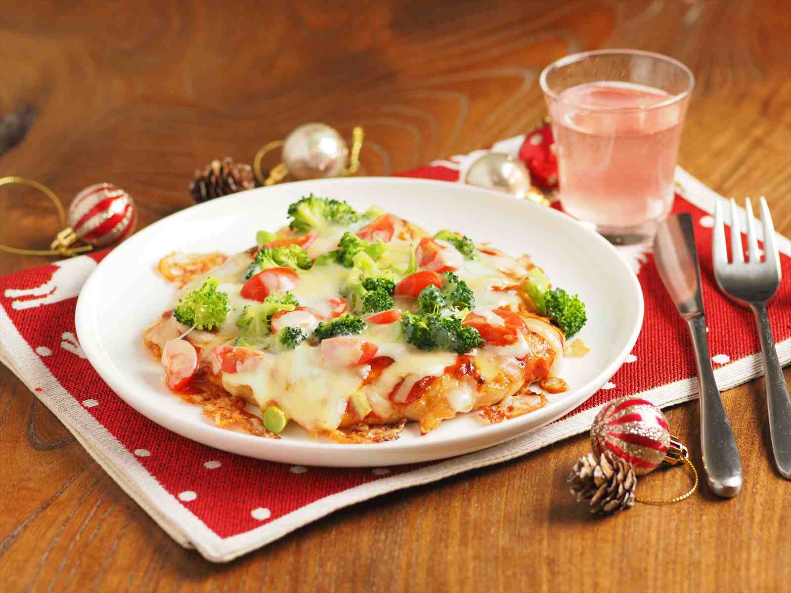 鶏むね肉のピザ風フライパン焼き