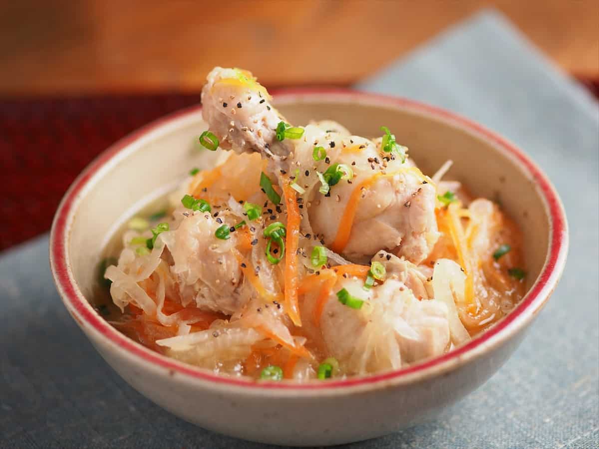 筋肉料理人さん 手羽元としりしり大根のスープ煮