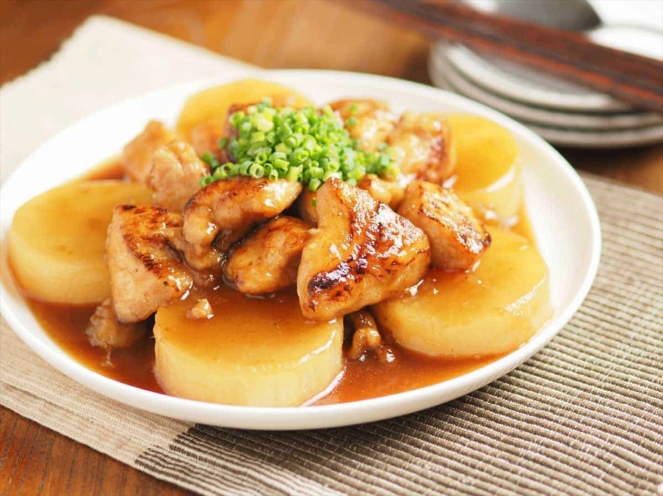 味しみしみ！筋肉料理人さんの「鶏肉と大根の煮物」レシピ