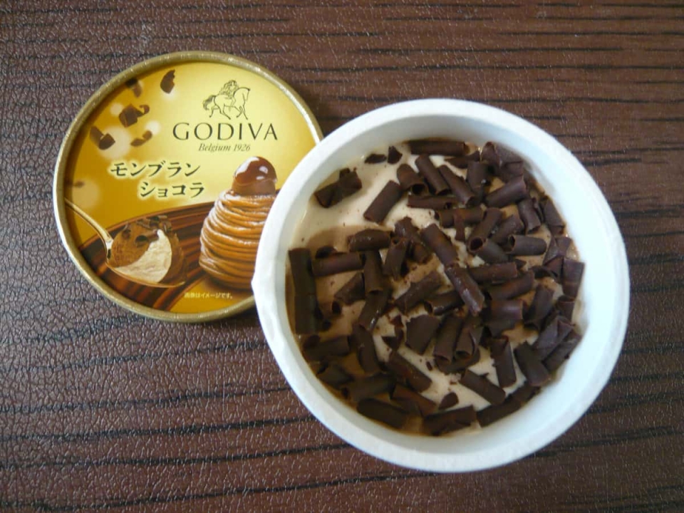 「ゴディバ」新作がファミマで限定発売！「モンブランショコラ」は2層仕立てで贅沢♪