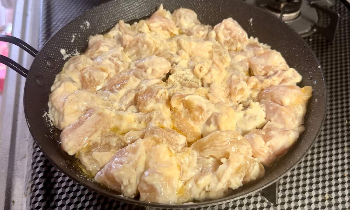 「漬けて焼くだけサイコロチキン」レシピ