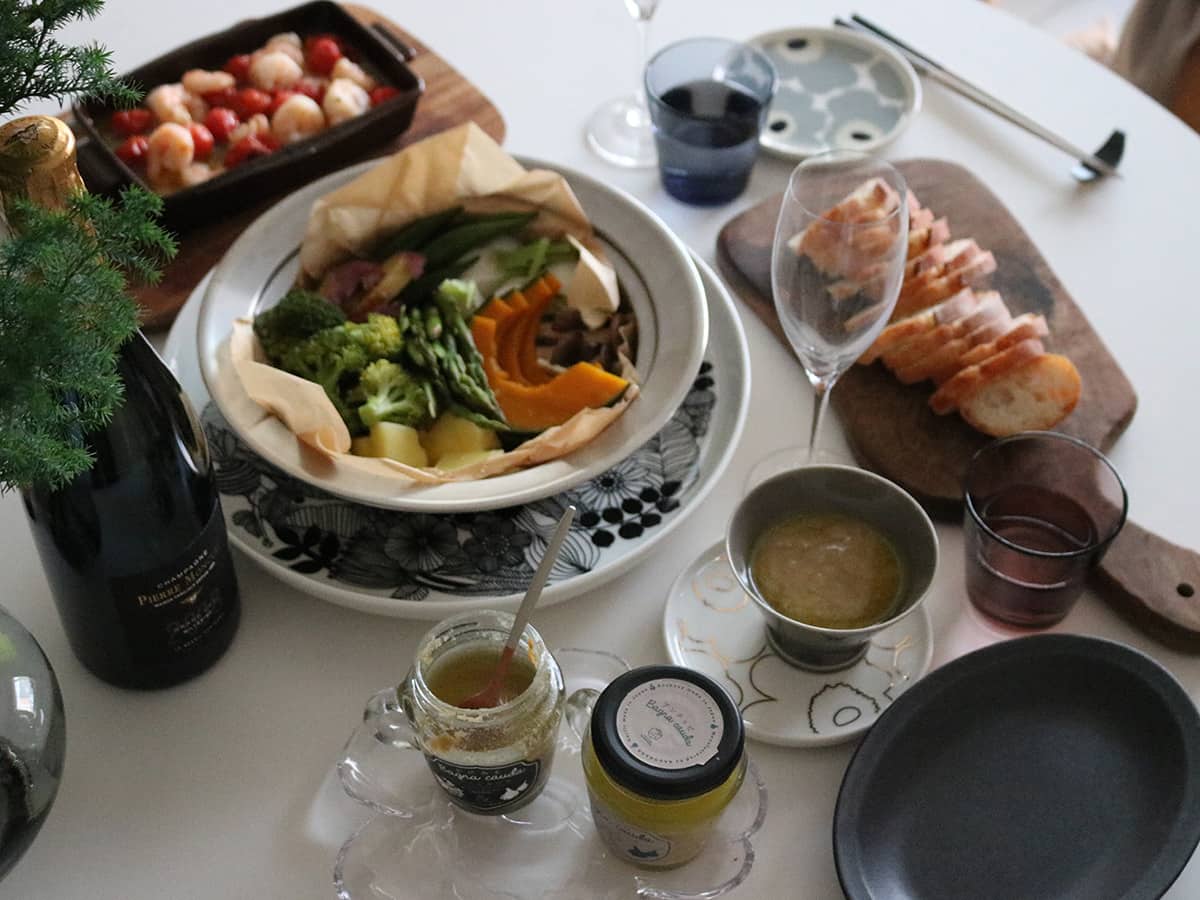 「せいろ蒸し」の味付けをレベルアップ！国産素材の変わり種バーニャカウダ