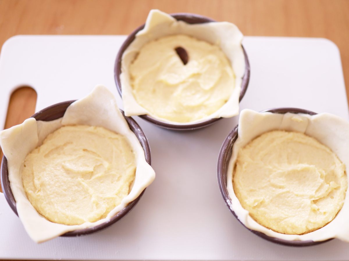 ひとり分サイズで配れる「ガレット・デ・ロワ」レシピ05