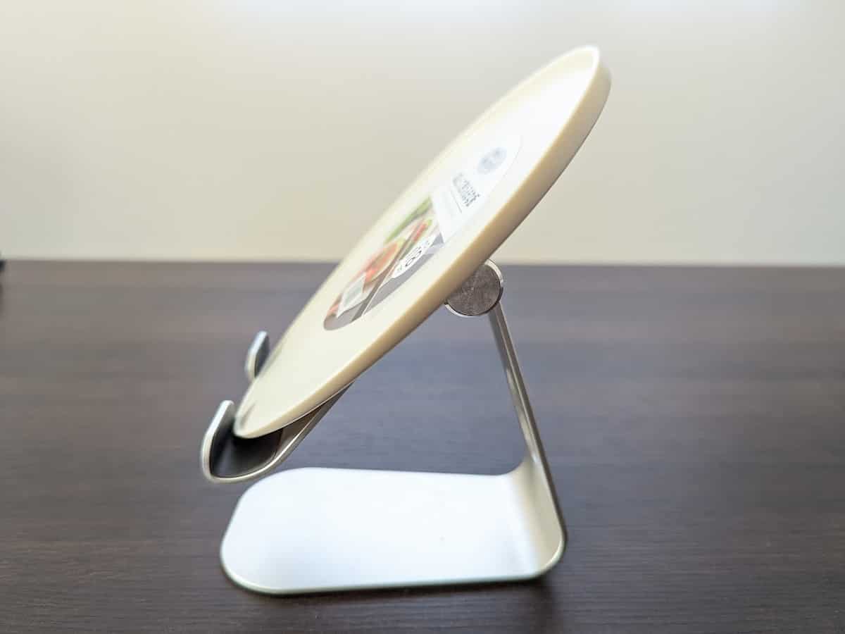 セリア お皿として使えるまな板 ふち